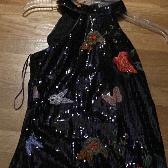 Sequin fitted zipper up back cocktail dress ( fits size small) - Picture 3 of 7